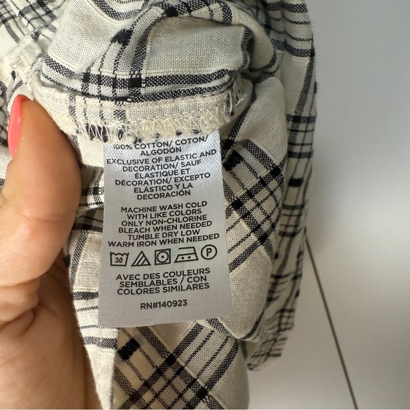 LOFT Black and White Smocked Ruffled Blouse size S - Picture 5 of 7